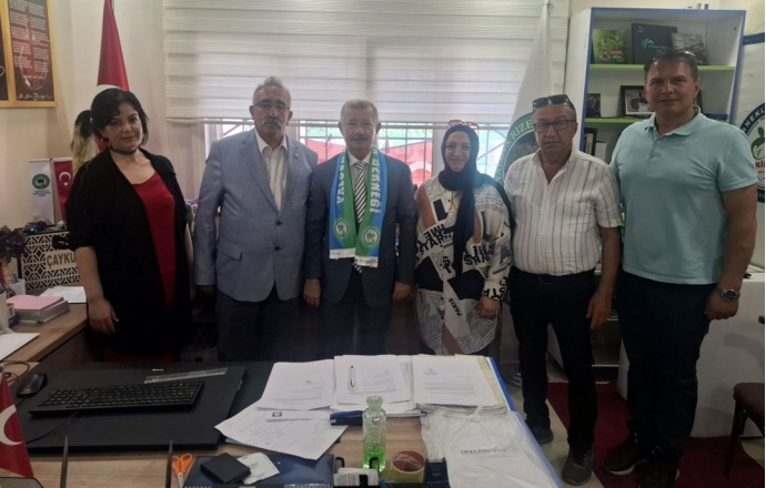 Yalova Rizeliler Derneği'nden Vali yardımcısı Aziz MERCAN'a teşekkür ve veda töreni