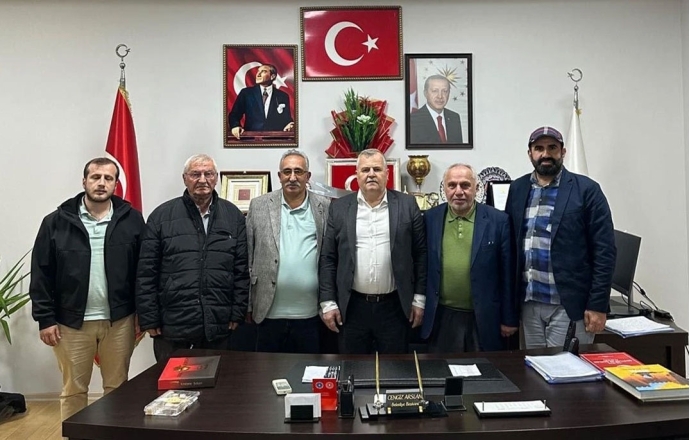 Yalova Rizeliler Derneği yönetiminin Armutlu Belediye Başkanı ziyareti