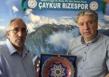 09.07.2023 Yalova Üniversitesi Rektörümüz Sayın Prof. Dr. Mehmet Bahçekapılı Derneğimizi ziyaretleri.