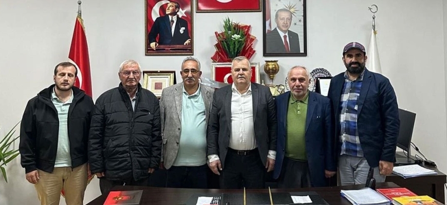 Yalova Rizeliler Derneği yönetiminin Armutlu Belediye Başkanı ziyareti