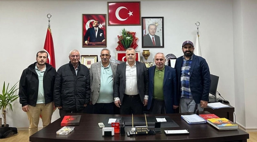 Yalova Rizeliler Derneği yönetiminin Armutlu Belediye Başkanı ziyareti